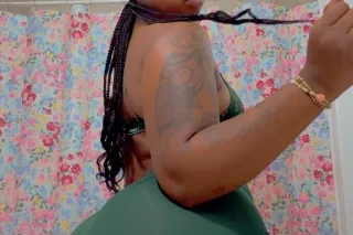 SUPERSOAKER💦🤩🩷Upscale 🥂👠Sexy S... - Image 1